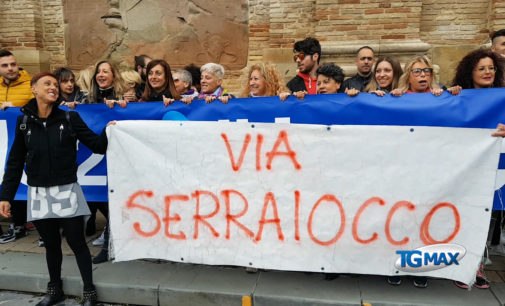 Via Serraiocco, manifestazione in piazza a Lanciano contro il gestore pescarese delle piscine comunali
