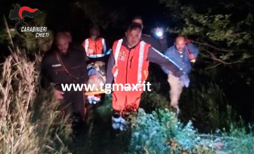 Atessa: esce per asparagi ma cade in un fossato, anziano salvato dai carabinieri