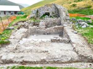 L'Aquila - resti di una chiesa a navata unica