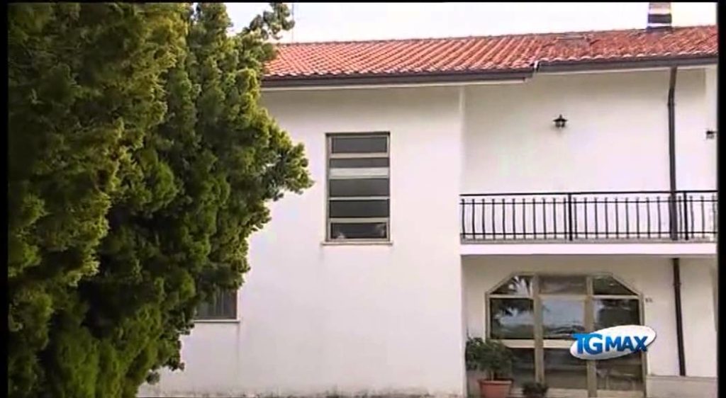 Accoltella la madre e chiama il 112, arrestata