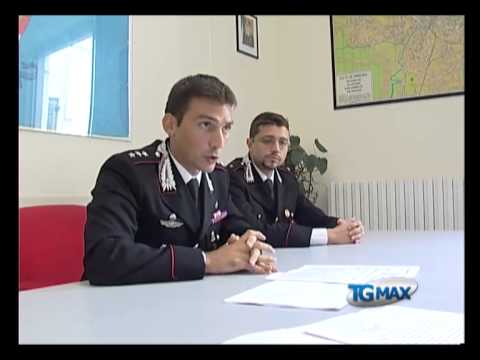 Aggredisce vigile e carabinieri, arrestato