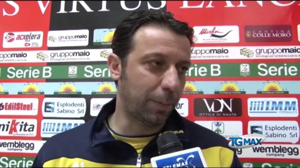 Allenamento a porte aperte per i tifosi rossoneri, parla mister D'Aversa