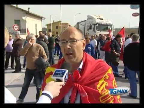 Articolo 18, Fiom blocca il traffico in val di Sangro