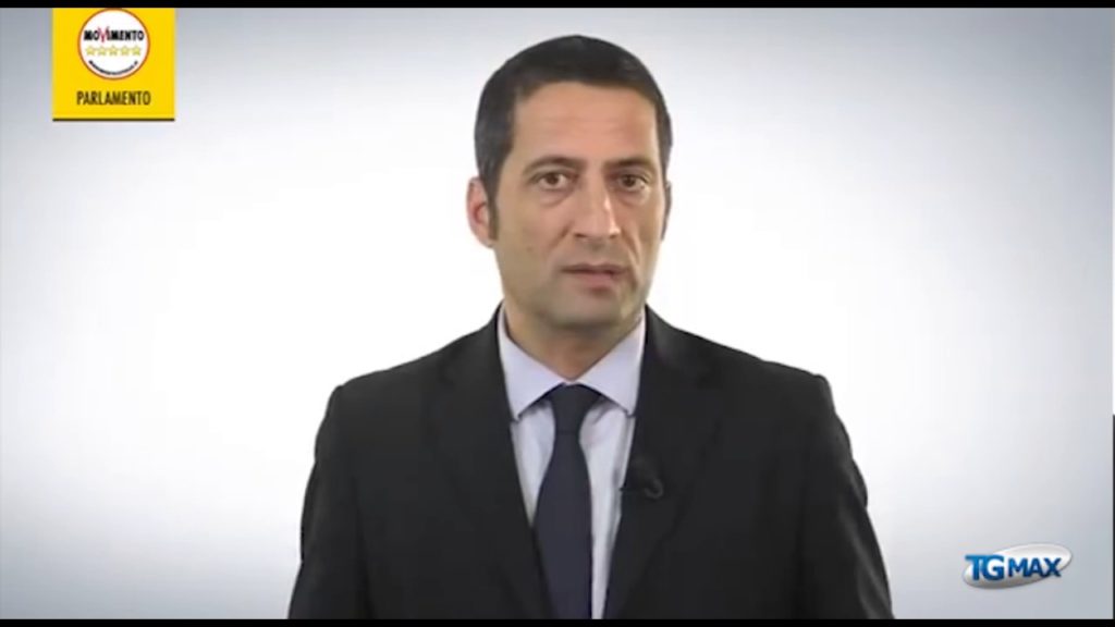 Attestati per studenti da Renzi, l'interrogazione del M5s