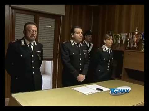 Brucia auto a figlia e sorella boss, arrestato