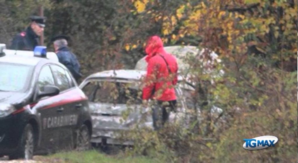 Carsoli, cadavere carbonizzato in auto