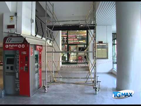 Cede controsoffitto in stazione, lavori in corso