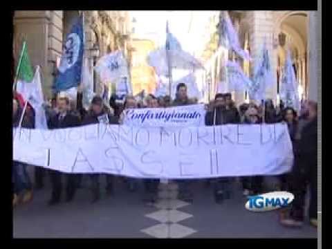 Chieti, corteo contro caro tasse