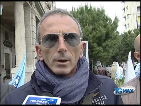 Firme per salvare presidi polizia
