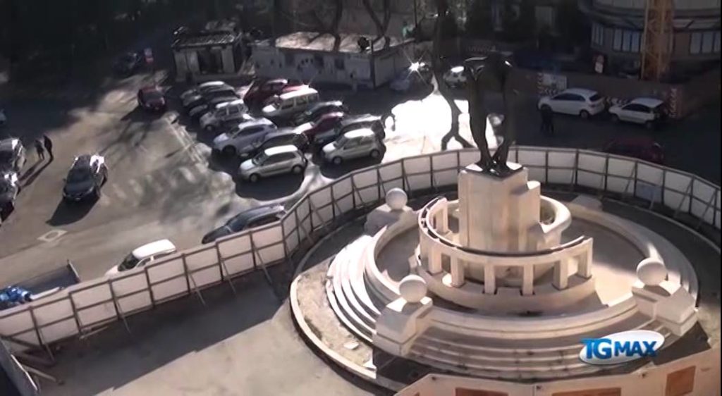 Fontana luminosa, attesa per riconsegna lavori