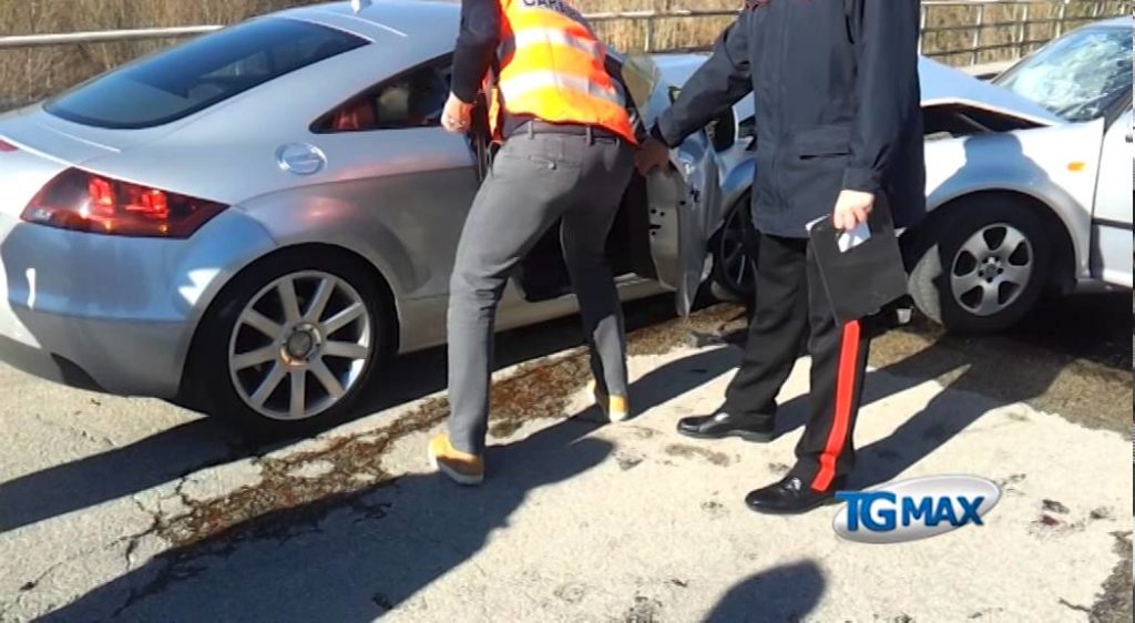Frontale sul ponte, tutti salvi