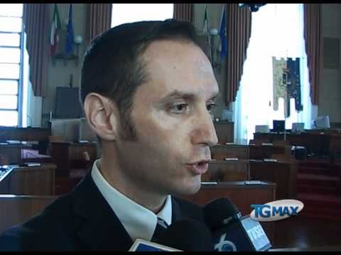 Gianfranco Fini (Fli) domani a Pescara