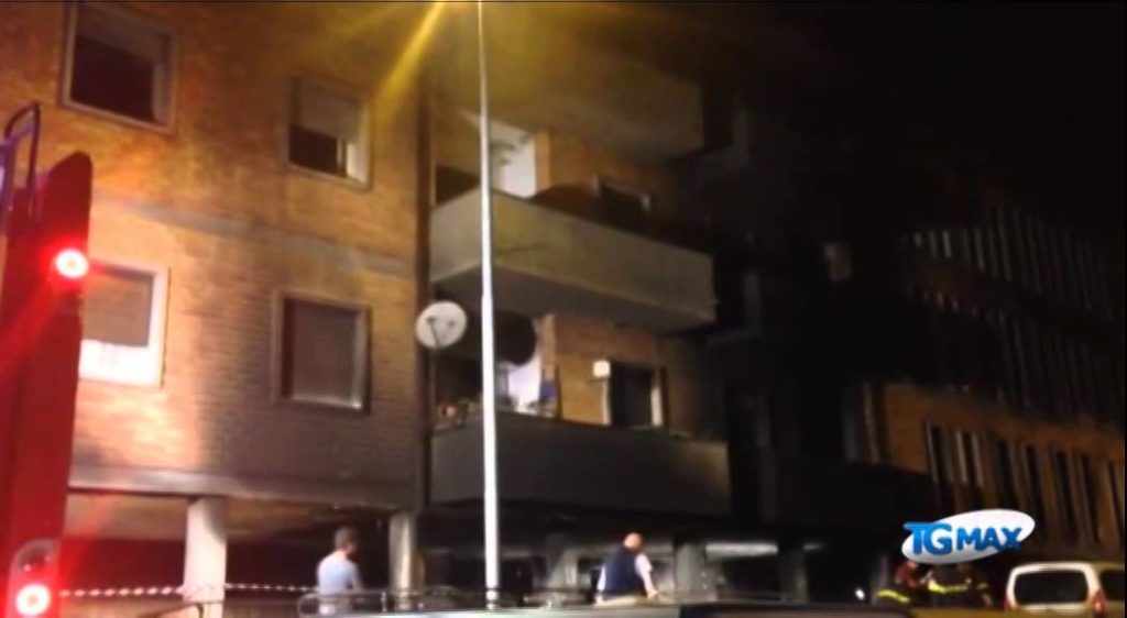 Incendio doloso in palazzina Ater, 9 intossicati