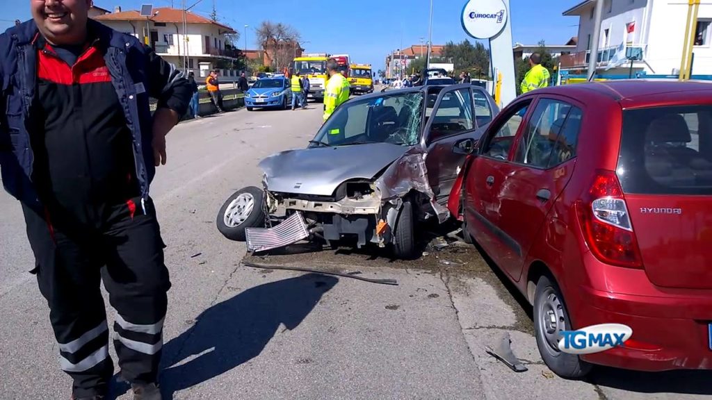 Incidente in via per Treglio: 4 auto coinvolte e 3 feriti