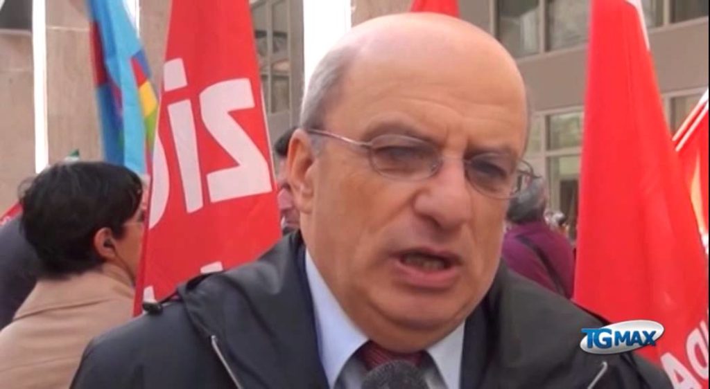 Lavoro, picchetti davanti alle prefetture