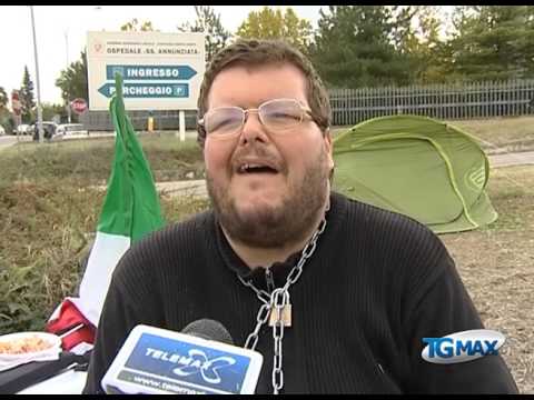 Liste d’attesa, diabetico si incatena a Chieti