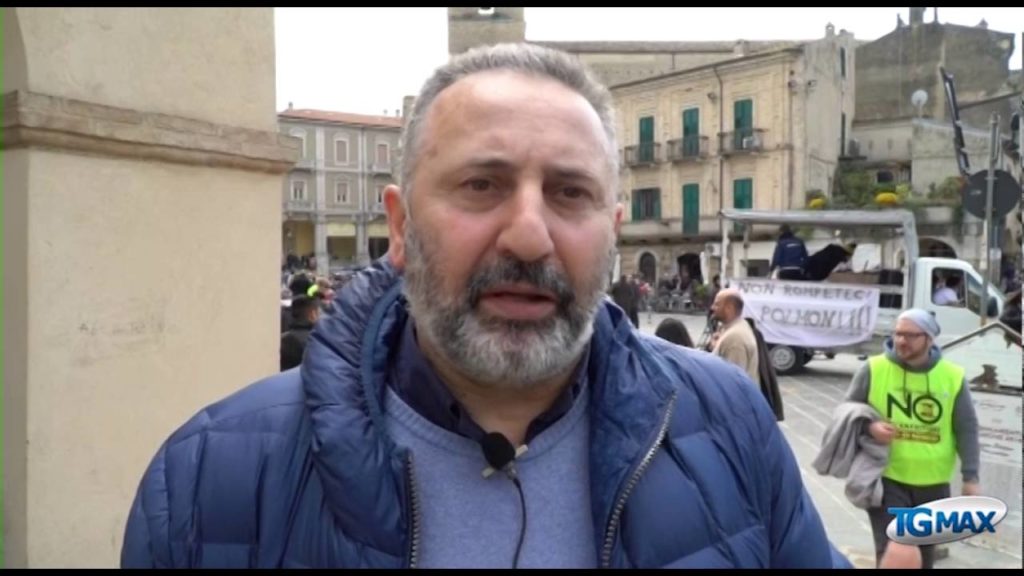 Mare sporco a San Vito Chietino, è polemica