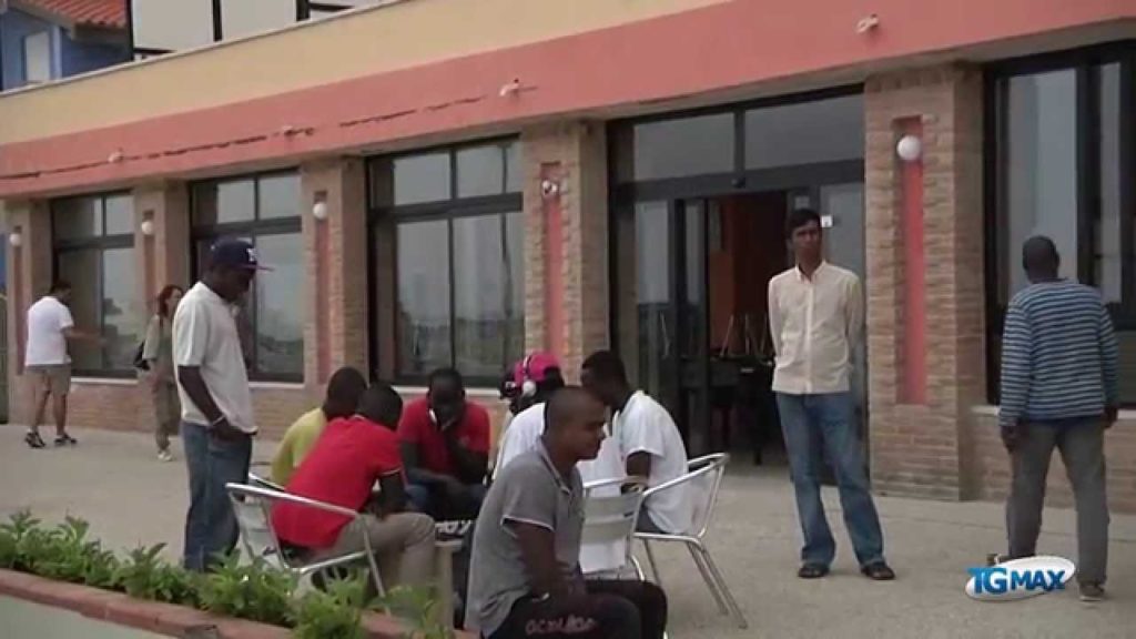 Migranti tra ospitalità e timori, cala il turismo a Torino di Sangro