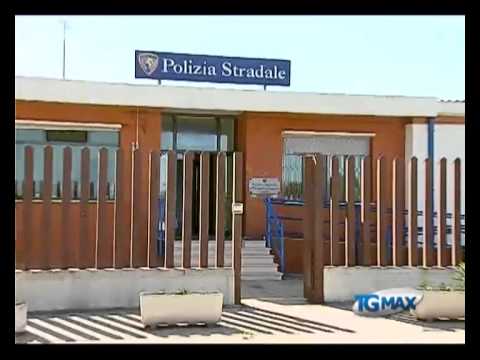 Muore poliziotto investito su A14