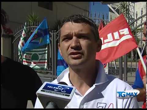 Operai occupano cementificio a Pescara