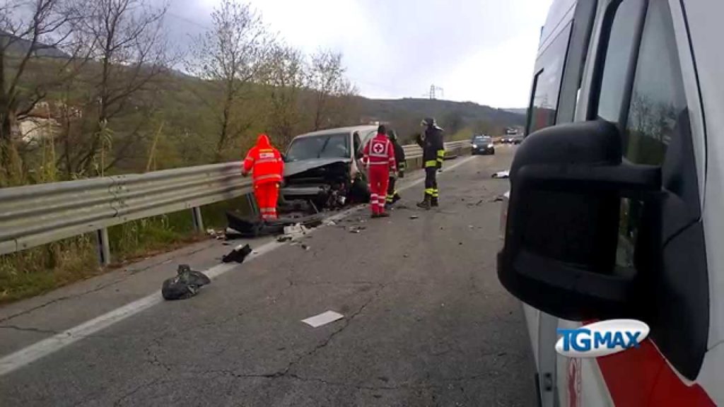 Pasquetta di sangue: morta madre, figlia gravissima