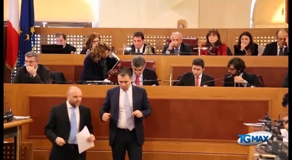 Pd apre a M5S: Bracco si dimetta