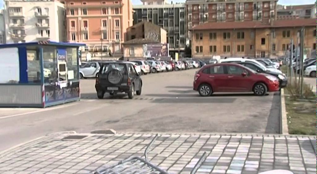 Pescara, nuove regole per sosta in aree di risulta