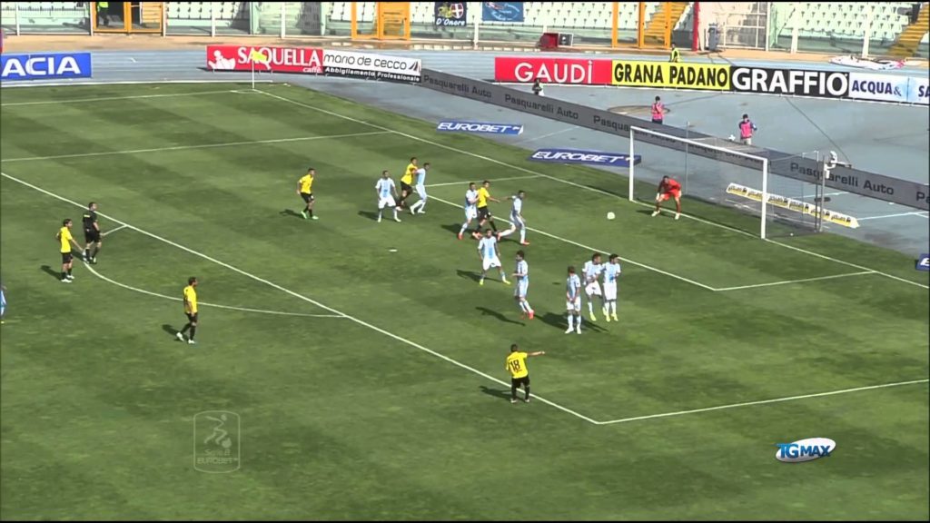 Pescara tra fischi e insulti, pareggia col Novara 0-0