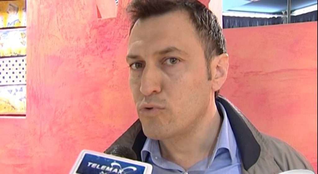 Reddito minimo, Sel ripresenta legge
