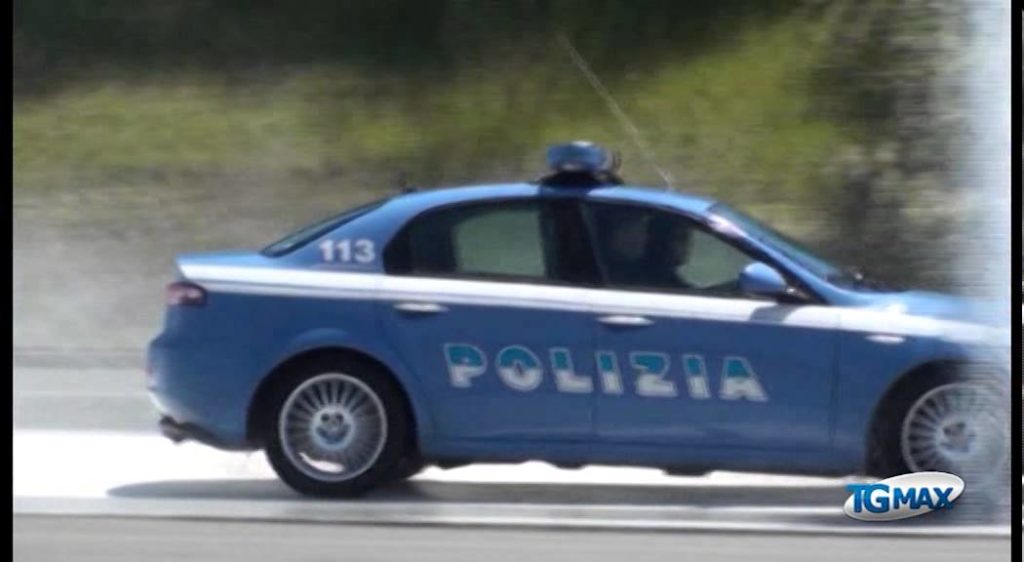 Rubano in casa e picchiano inseguitori, 3 arresti