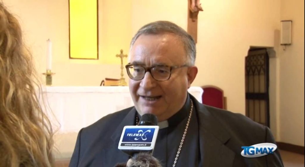 San Biagio e il rito dell'unzione della gola