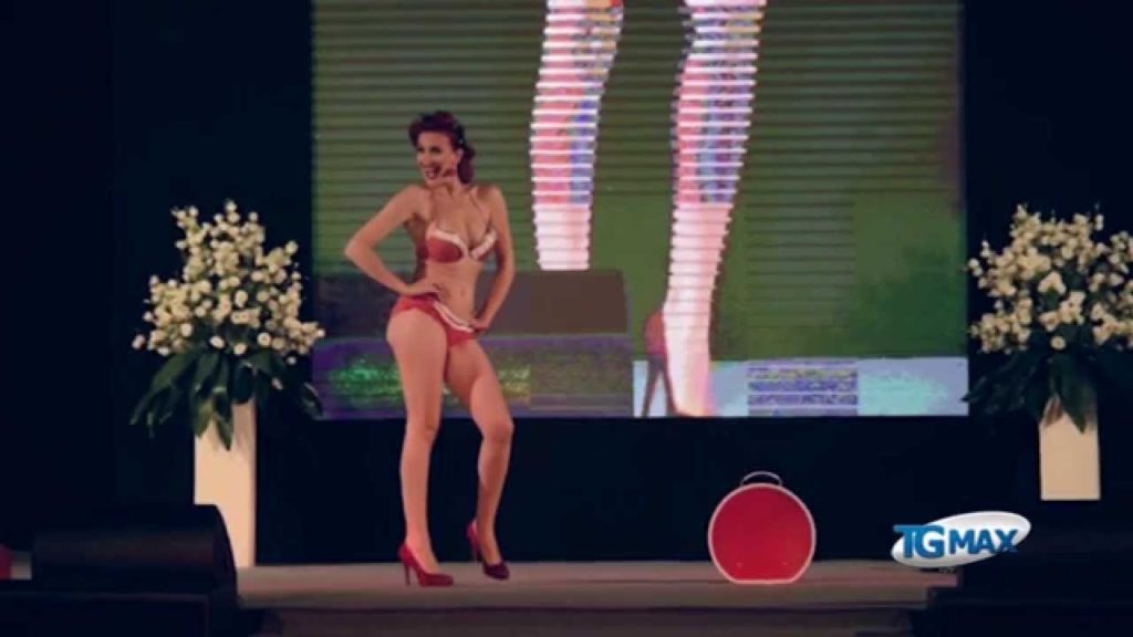 San Pietro e il burlesque "troppo spinto" Passata la festa restano le polemiche
