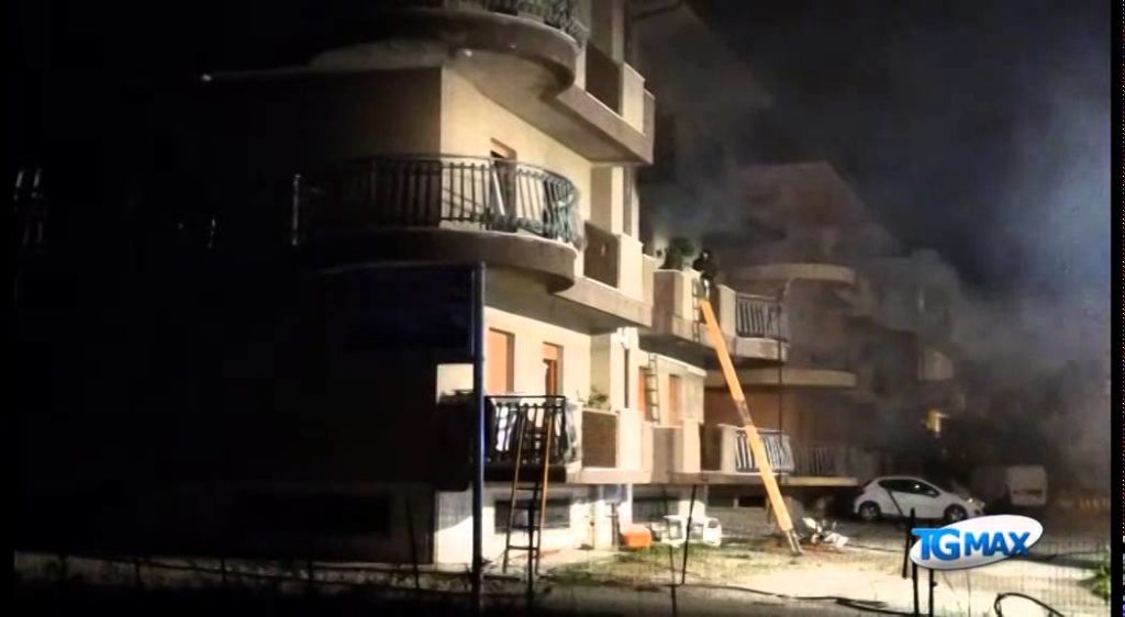 Scoppia bombola gpl, tutti illesi