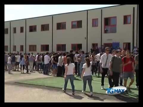 Scuola, taglio del nastro al liceo Galilei