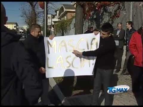 Sicurezza, la protesta del quartiere Colli