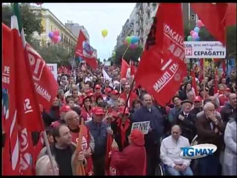Sindacati: mancano 50 mln per Cig in deroga