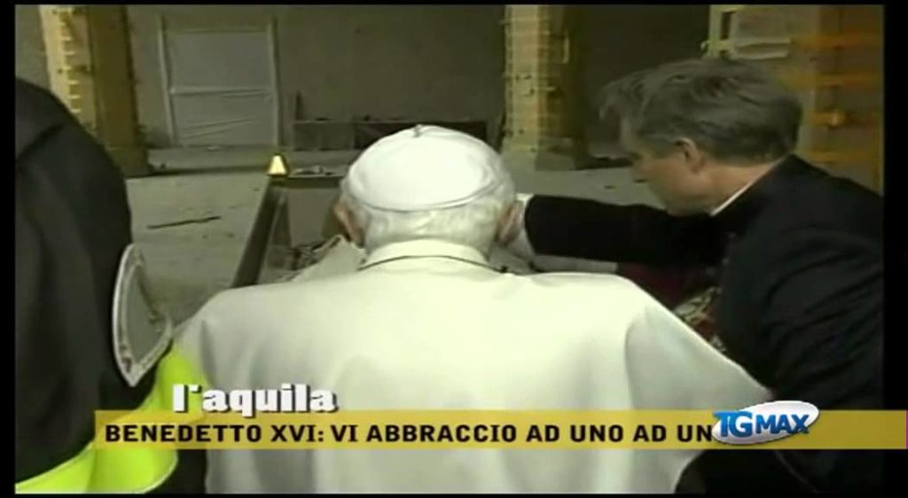 Spoglie Celestino V vestiranno pallio Benedetto XVI