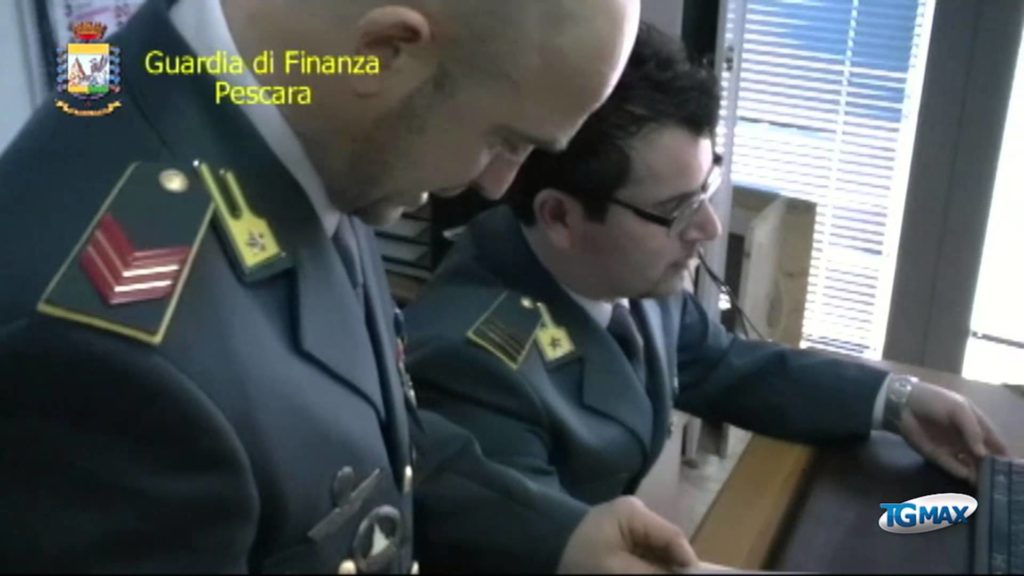 Truffe: arrestata falsa mediatrice finanziaria