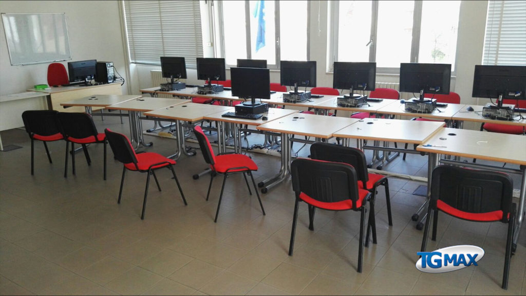 Svuotata aula multimediale liceo ‘Galilei’ di Lanciano, i ladri portano via 18 computer arrivati a gennaio