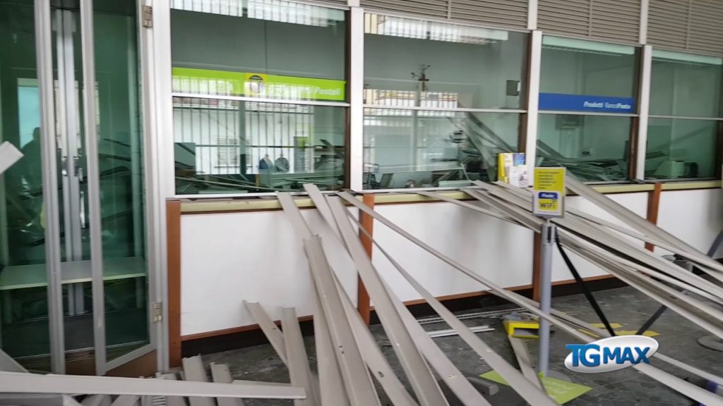 Assalto con esplosivo alle Poste di Castel Frentano, bottino 35 mila euro