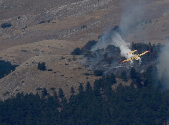 Parco della Majella ancora in fiamme: De Sanctis, servono 700 uomini dell’Esercito