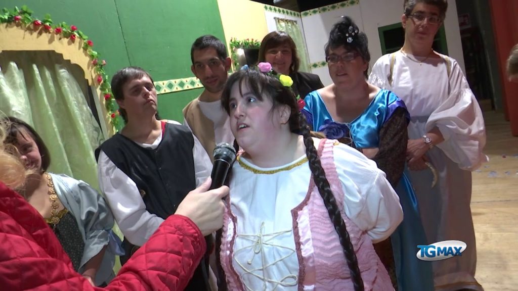 Gli attori dell’Anffas in Romeo e Giulietta al teatro Fenaroli di Lanciano