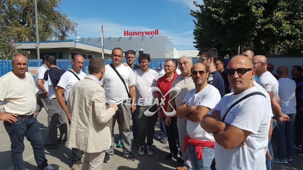 Vertenza Honeywell, sciopero a oltranza nella fabbrica dei turbo