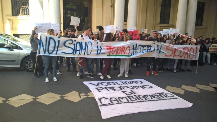 Cade l’intonaco nell’aula professori, il Liceo artistico di Chieti resta chiuso fino al 13 ottobre