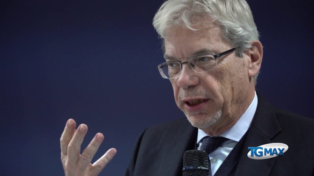 Il ministro De Vincenti al Polo Automotive: state disegnando l’industria 4.0