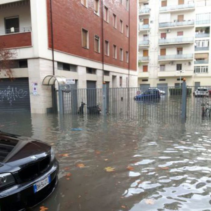 Piove da oltre 24 ore, allagamenti e disagi a Pescara