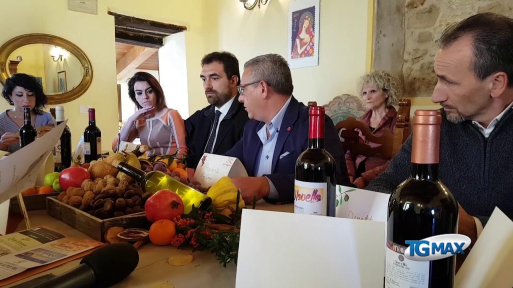 Borgo rurale con vino novello, olio nuovo e castagne a Treglio