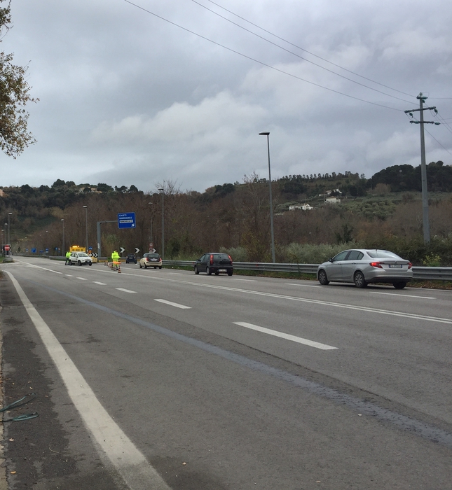 Auto contro autocarro, muore donna sulla variante ss 714 di Francavilla al mare