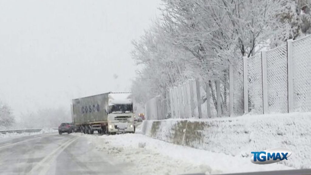 Primo giorno di primavera con pioggia, vento, neve e temperature sotto la media