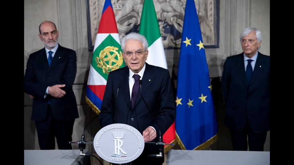 Mattarella pone veto su Savona all’Economia, incarico di formare il nuovo governo a Carlo Cottarelli